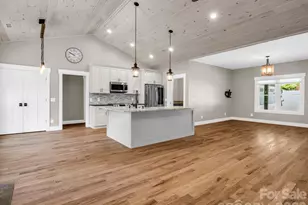 38 Scenic View Dr, Hendersonville, NC 28792 - Photo 10