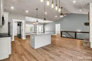 38 Scenic View Dr, Hendersonville, NC 28792 - Photo 4