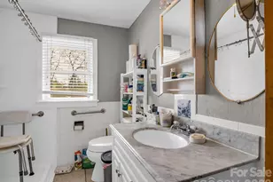 110 Houston St, Hendersonville, NC 28792 - Photo 18