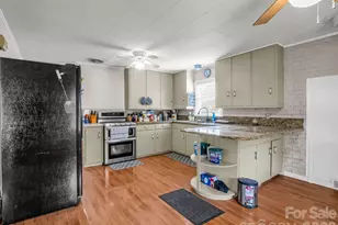 110 Houston St, Hendersonville, NC 28792 - Photo 12