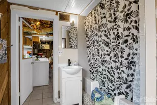 110 Houston St, Hendersonville, NC 28792 - Photo 30