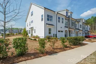 9721 Munsing Dr, Charlotte, NC 28269 - Photo 2