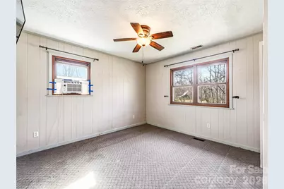 7 Nelson Road, Hendersonville, NC 28791 - Photo 16