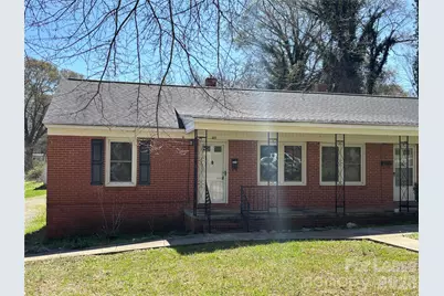 324 E Rhodes Street, Lincolnton, NC 28092 - Photo 1