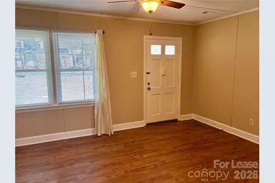 324 E Rhodes Street, Lincolnton, NC 28092 - Photo 2