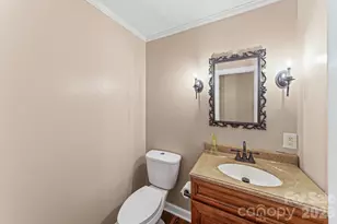 200 Maple Ct, Lexington, NC 27295 - Photo 8