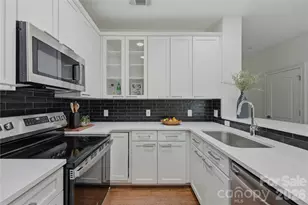 400 N Church St, Charlotte, NC 28202 - Photo 10