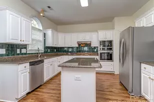 6416 Red Maple Dr, Charlotte, NC 28277 - Photo 10