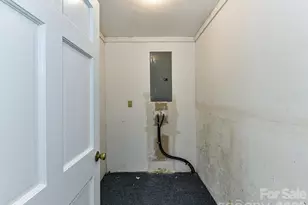 916 Lakewood Dr, Matthews, NC 28104 - Photo 38