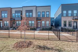 1033 Simcoe Ln, Charlotte, NC 28217 - Photo 2