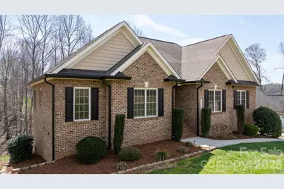 1158 Waterford Drive, Hickory, NC 28602 - Photo 2
