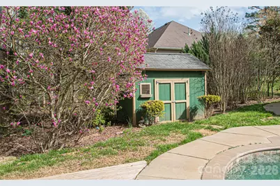 2725 Lakeview Circle, Matthews, NC 28105 - Photo 10