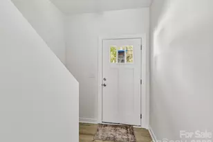 655 Stillgreen Ln, Charlotte, NC 28214 - Photo 8