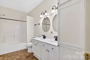 4492 Antelope Ln, Charlotte, NC 28269 - Photo 32