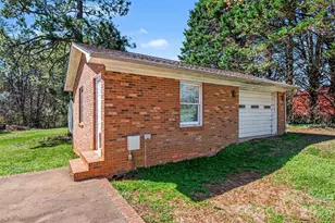 1388 Smith Farm Rd, Lincolnton, NC 28092 - Photo 18