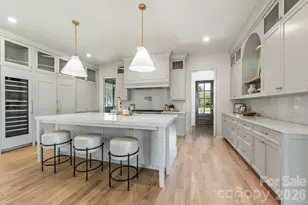 221 N Canterbury Rd, Charlotte, NC 28211 - Photo 12