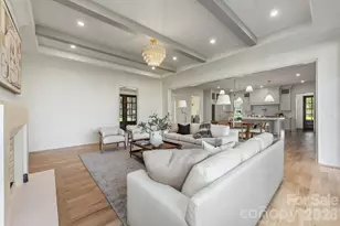 221 N Canterbury Rd, Charlotte, NC 28211 - Photo 20