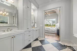 221 N Canterbury Rd, Charlotte, NC 28211 - Photo 32