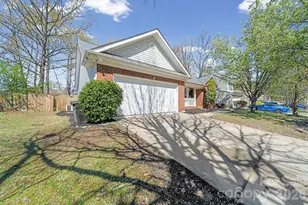 1613 Winthrop Ln, Monroe, NC 28110 - Photo 4