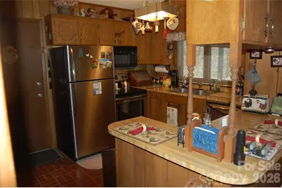 202 Knoll Circle, Newland, NC 28657 - Photo 6