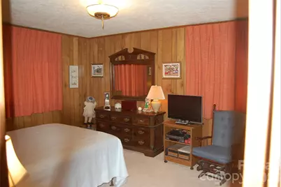 202 Knoll Circle, Newland, NC 28657 - Photo 8