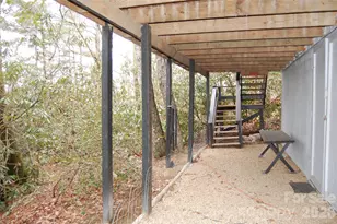 202 Knoll Cir, Newland, NC 28657 - Photo 16