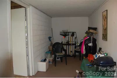 202 Knoll Circle, Newland, NC 28657 - Photo 14