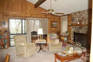 202 Knoll Cir, Newland, NC 28657 - Photo 4