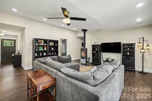 4629 Halstead Dr, Charlotte, NC 28209 - Photo 10