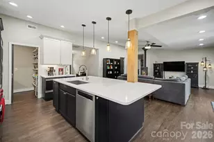 4629 Halstead Dr, Charlotte, NC 28209 - Photo 6