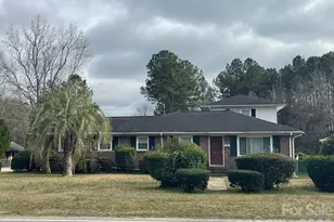 1529 W Market St, Cheraw, SC 29520 - Photo 1