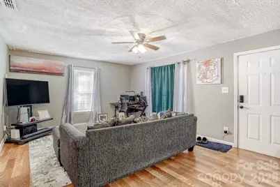 409 W Norment Avenue, Gastonia, NC 28052 - Photo 4