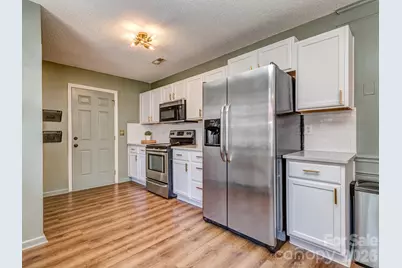 1512 Hollythorne Drive, Rock Hill, SC 29732 - Photo 8