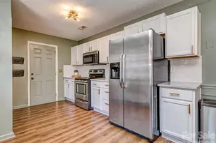 1512 Hollythorne Dr, Rock Hill, SC 29732 - Photo 8