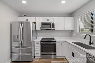 3021 Heathstead Place, Charlotte, NC 28210 - Photo 6