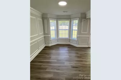 5637 Hedgecrest Place, Charlotte, NC 28269 - Photo 10