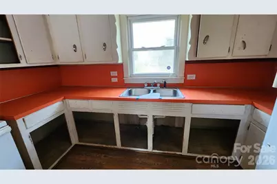 3490 US 70 Highway E, Marion, NC 28752 - Photo 14