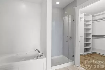 701 Royal Court #911, Charlotte, NC 28202 - Photo 14