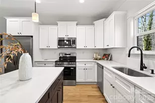 4203 Eagle Chase Dr, Charlotte, NC 28216 - Photo 12