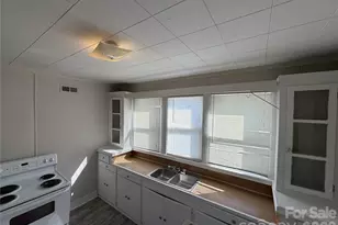 208 S 3rd St, Albemarle, NC 28001 - Photo 16