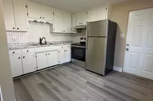 902 8th Ave SW, Conover, NC 28613 - Photo 2