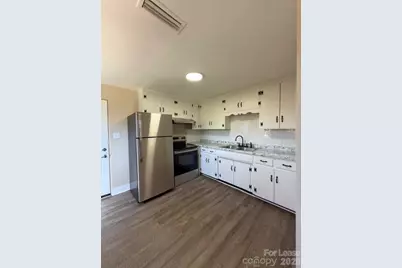 904 8th Avenue SW, Conover, NC 28613 - Photo 2