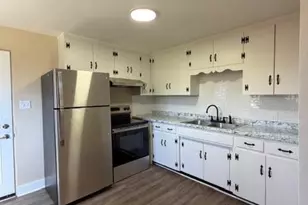 904 8th Ave SW, Conover, NC 28613 - Photo 2