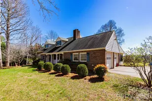 181 Leisure Ridge Dr, Mars Hill, NC 28754 - Photo 2