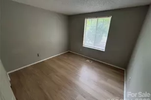 9525 Robert Burns Ct, Charlotte, NC 28213 - Photo 6