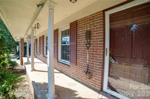 324 Golf Course Rd, Morganton, NC 28655 - Photo 2