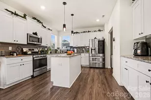 4009 Eckels Dr, Charlotte, NC 28215 - Photo 4