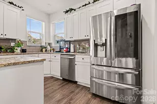 4009 Eckels Dr, Charlotte, NC 28215 - Photo 8