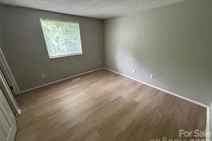 9524 & 9525 Robert Burns Ct, Charlotte, NC 28213 - Photo 18