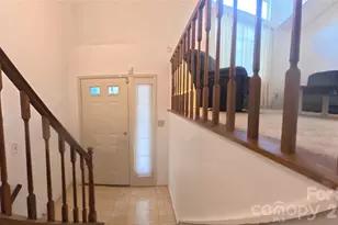 1018 Farmfield Ln, Charlotte, NC 28213 - Photo 4